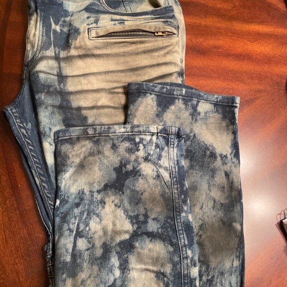 COPY - Robin’s Jeans - Picture 4 of 4